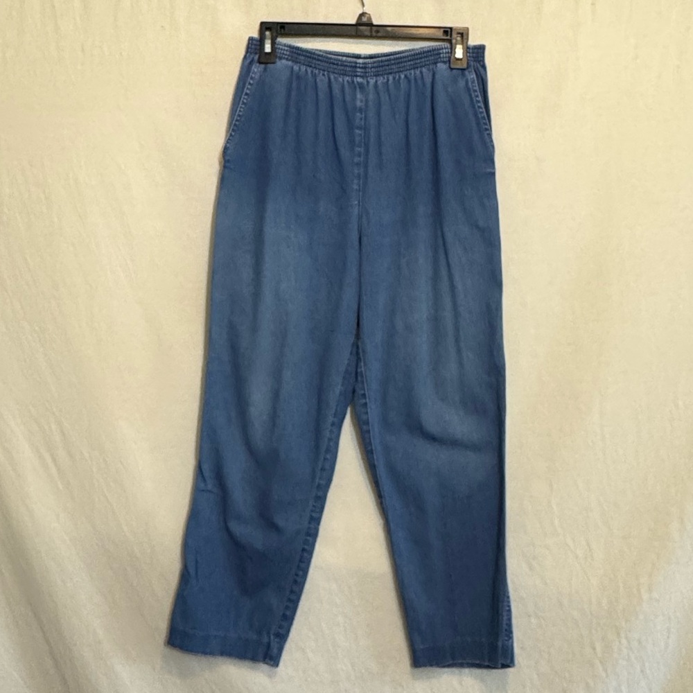 B-252‎ Alfred Dunner Elastic Waist Pull on Denim Blue Jean Capris Size 10